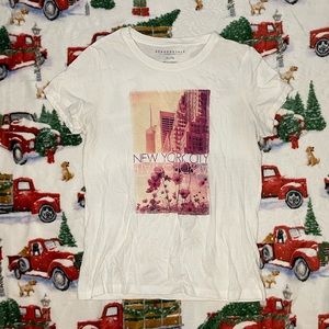 Aeropostale White NYC Short Sleeve T-Shirt {Size XL}